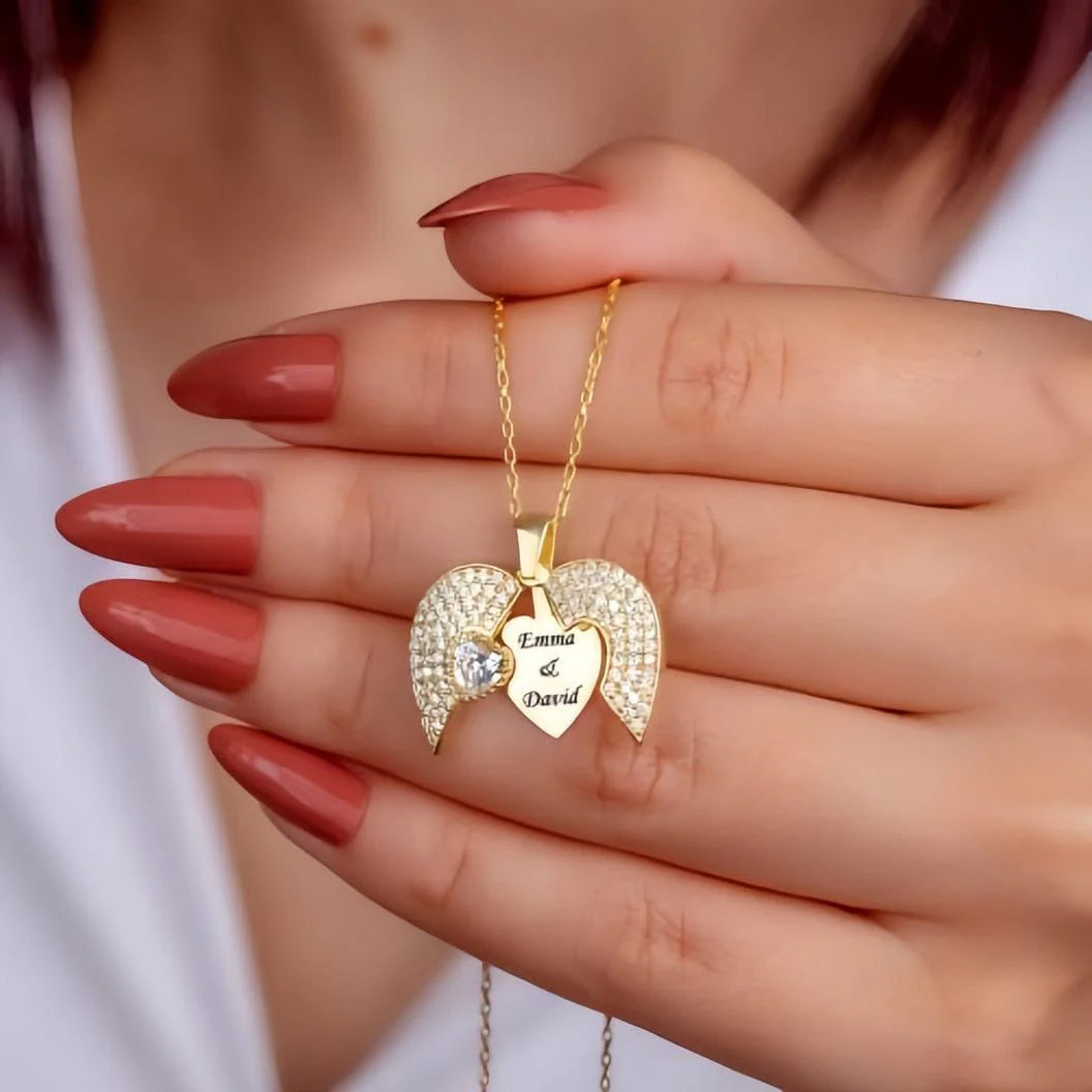 💛 Customized Angel Wings Name Necklace – Personalized Heart Pendant for Couples