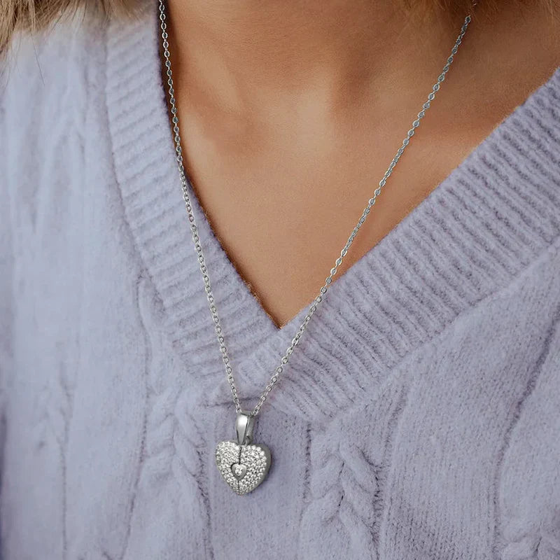 💛 Customized Angel Wings Name Necklace – Personalized Heart Pendant for Couples